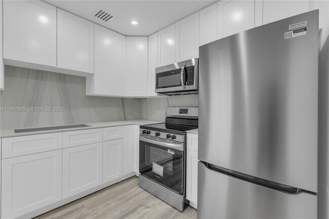 Photo - 7925 Carlyle Ave Unit 402