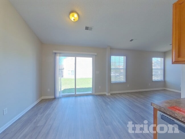 Photo - 1069 Coralbean Way
