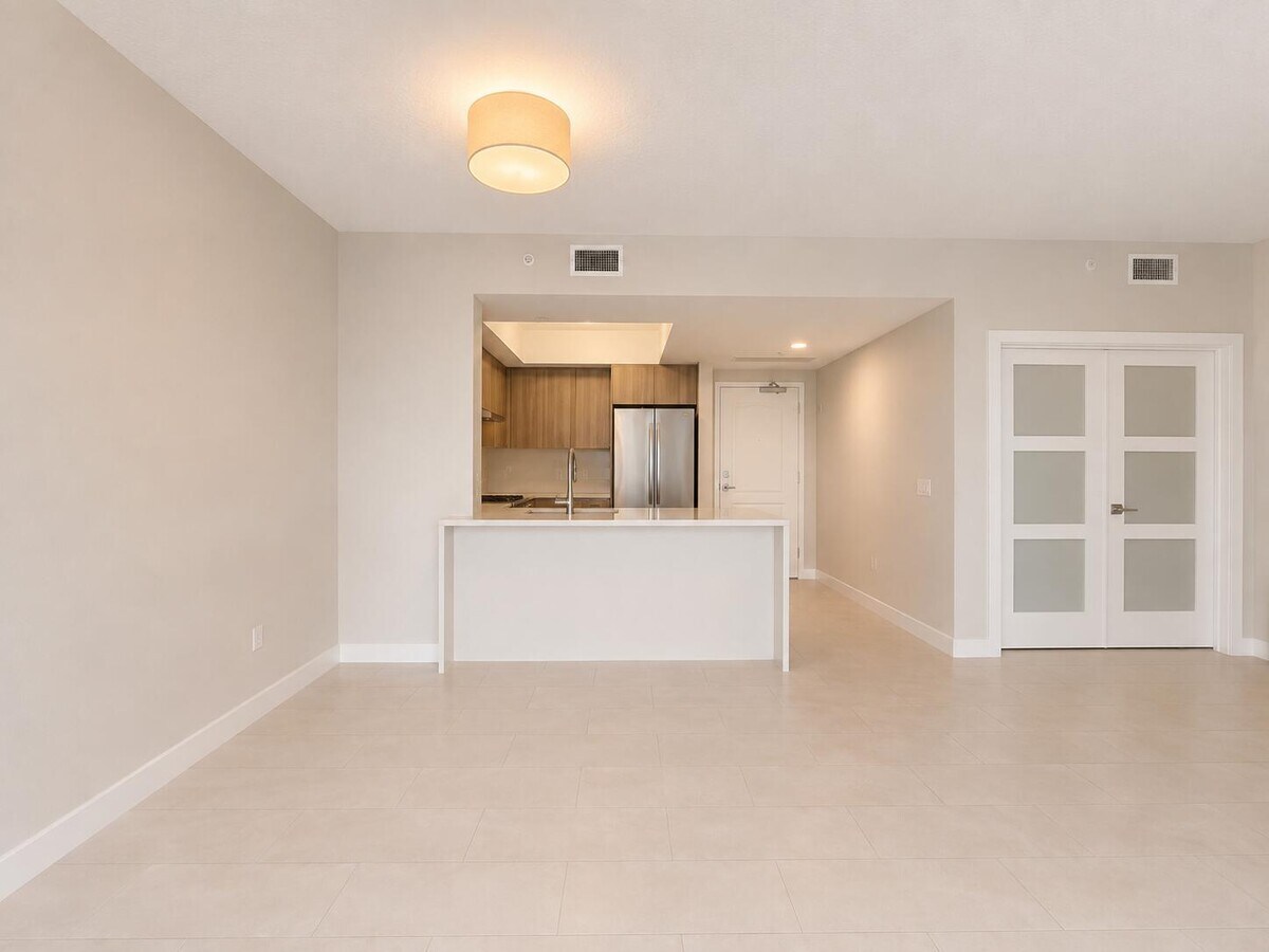 Photo - 410 Evernia St Unit 506