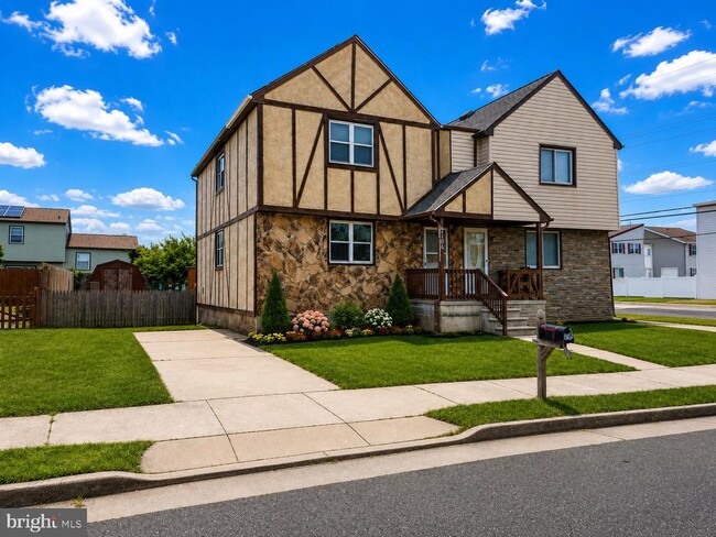 Photo - 610 N Victoria Ave
