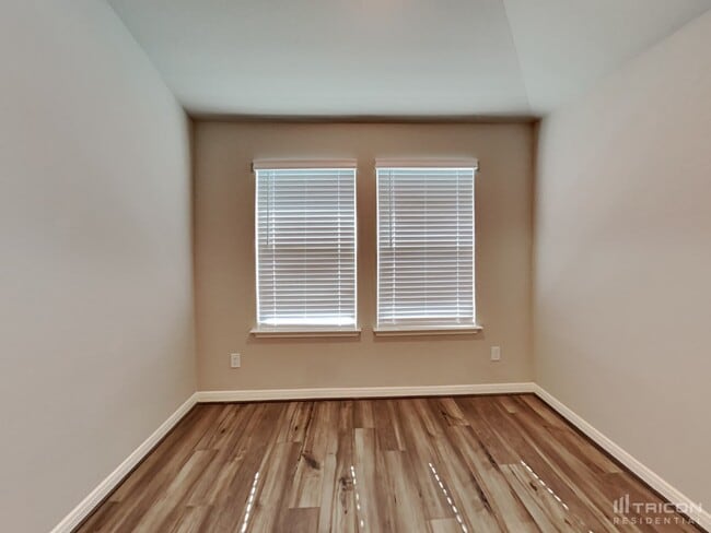 Photo - 13548 Paxton Blvd