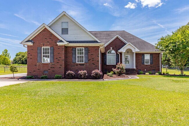 Photo - SPACIOUS Brick Home in Lane Tree (Goldsboro)! 3 Bedroom | 2 Bath w/ Bonus Room & 2-Car Garage