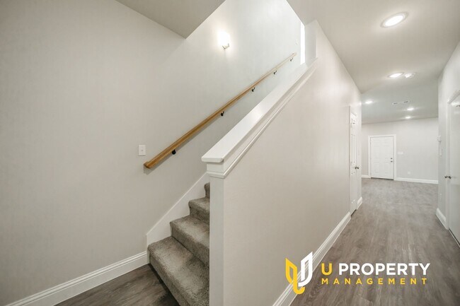 1014 W Ford St Unit 1014 W Ford St.