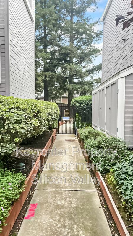 Photo - 4870 Lakebird Pl