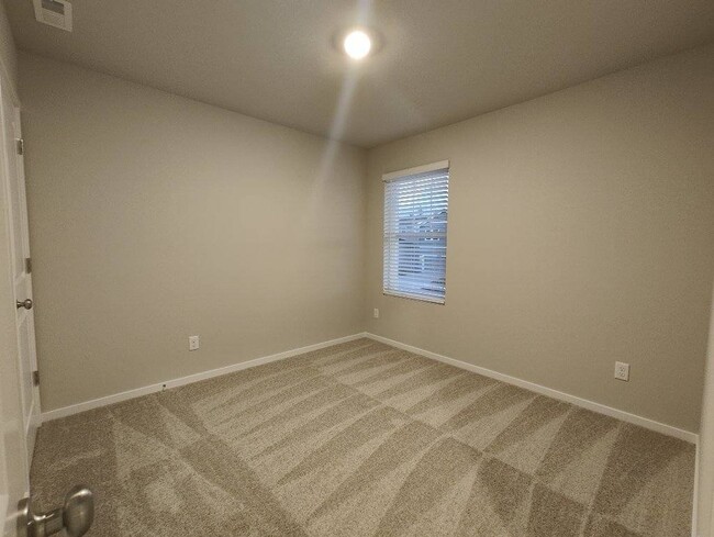 Photo - 1429 SW Pendleton Way