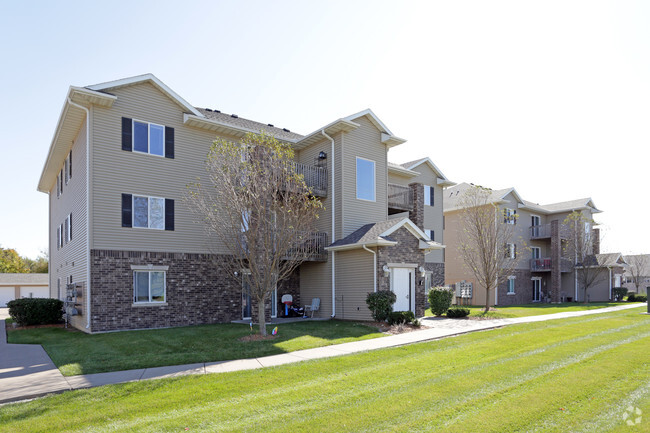 Buildings - River Ridge 2301-2325 University Drive Apartments