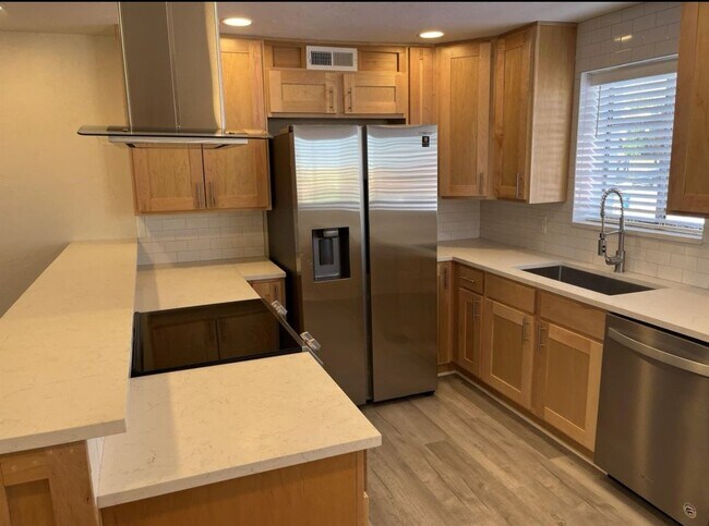 3012 N Lee Ave Unidad C