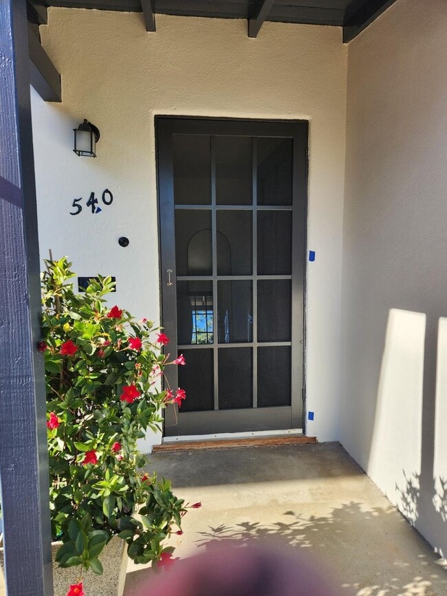 Building Photo - Coronado: Charming 2bd/1ba Village House w...