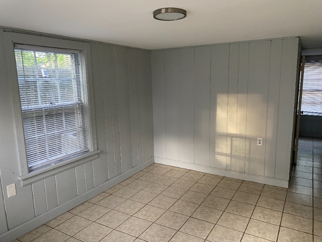 Photo - 217 W Jasper St