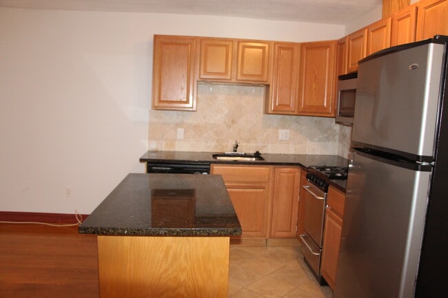 Photo - 634 N Monroe St Unidad 2