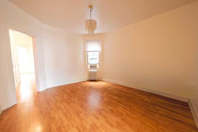 Photo - 37 64th St Unit 2