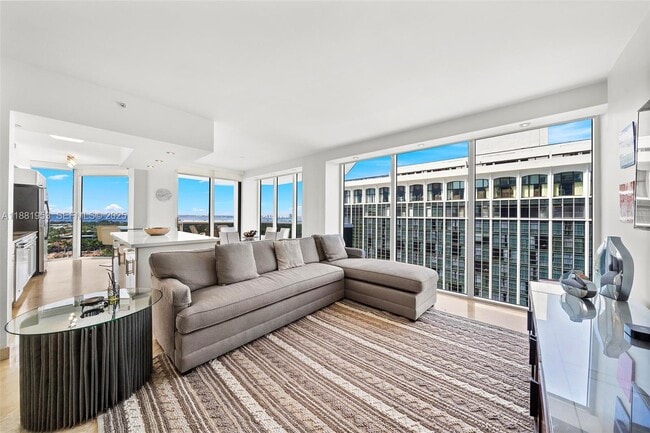 Photo - 4779 Collins Ave Unidad 1707