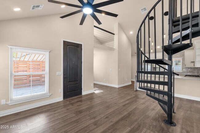 Photo - 1533 W Culver St