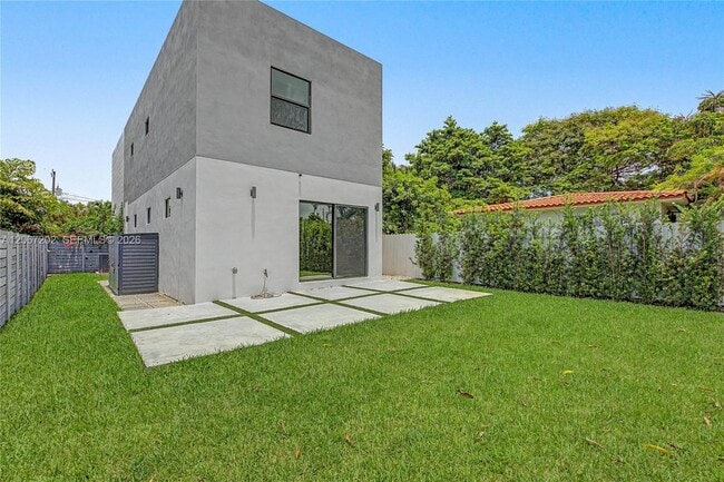 Photo - 2320 SW 14th St