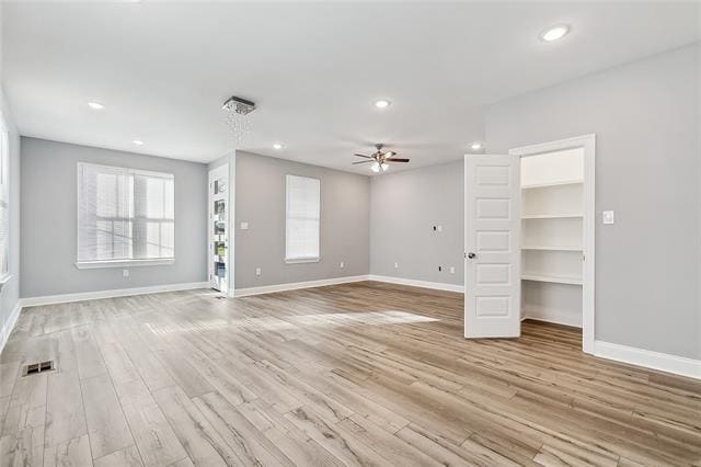 Photo - 5459-61 St Claude