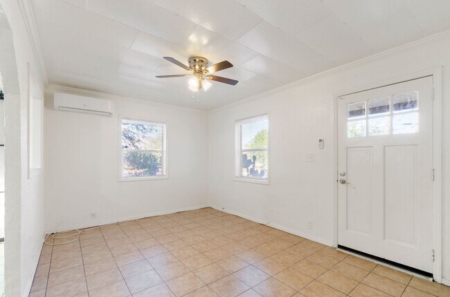 Photo - 3715 E Glenn St Unidad 2