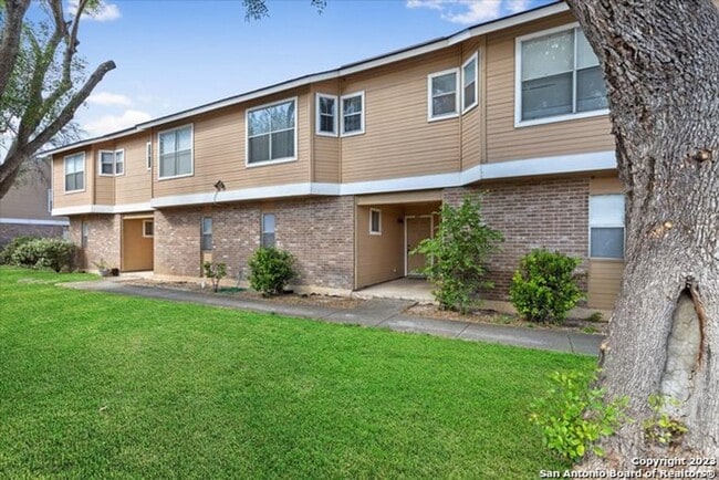 Building Photo - 961 Schertz Pkwy Unit 961 Schertz Parkway- 8