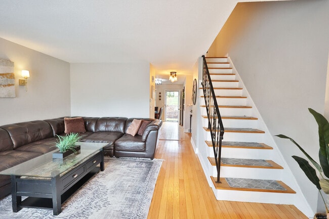 Building Photo - 322 Knapps Hwy Unit 322