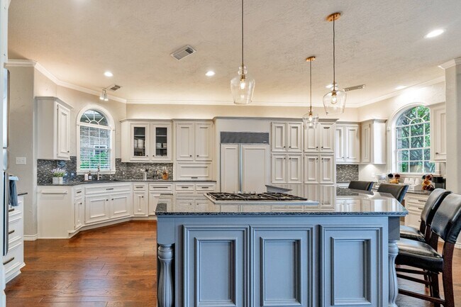 Photo - 8311 Shoregrove Dr