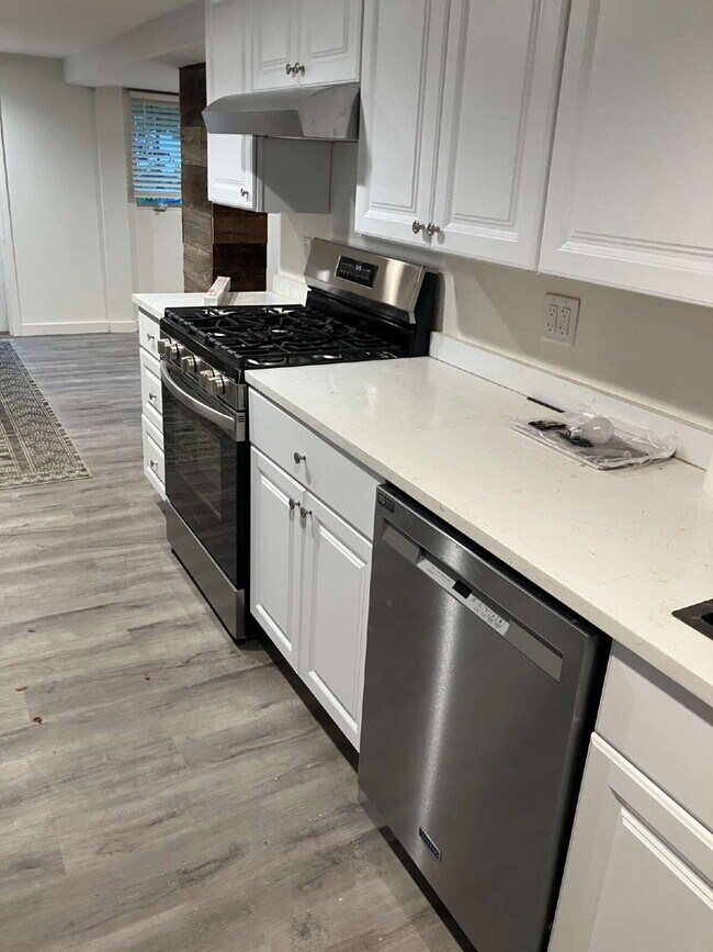 Photo - Spacious 1 Bedroom in quiet Milton area cl... Unit 6