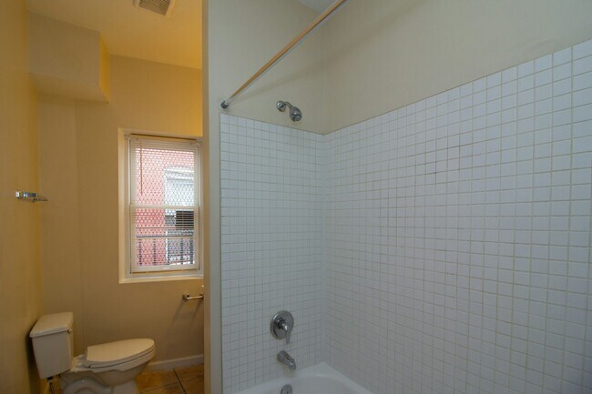 Photo - 1512 W Mt Royal Ave Unit 3R