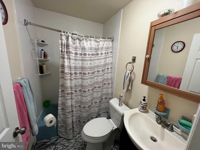 Photo - 890 Belfry Dr
