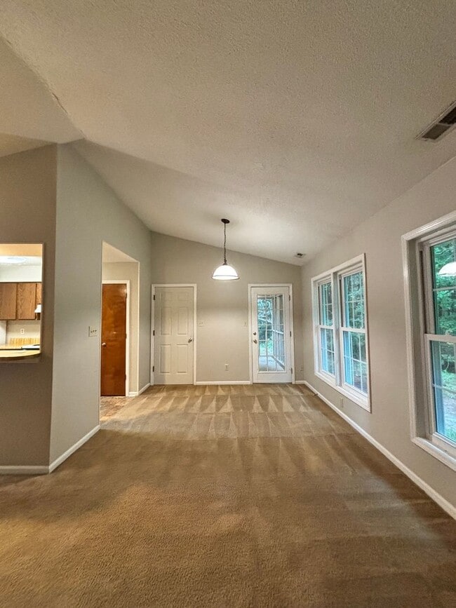 Photo - 255 Bayberry Ct