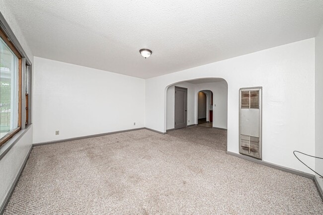Photo - 411 W 5th St Unit 2-4
