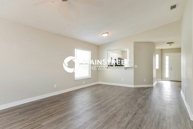 Photo - 3 Bedroom Pet-Friendly Home in Bradenton, FL with Main Street Renewal