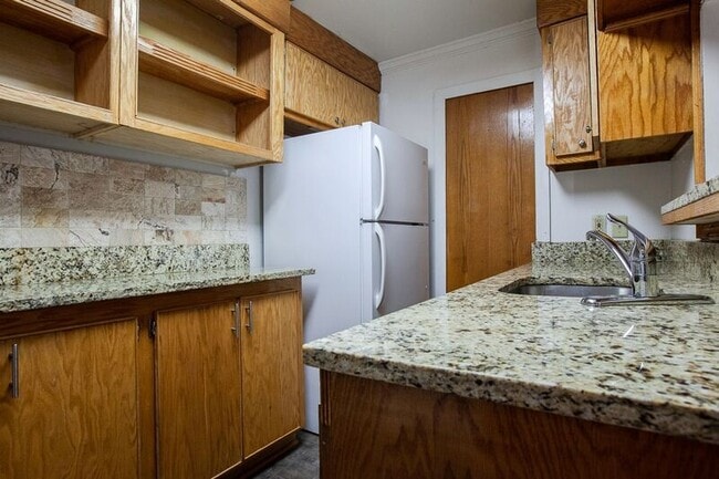 Photo - 1405 Charles St