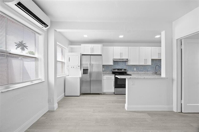 Building Photo - 412 SE 16th St Unit 5 Rental