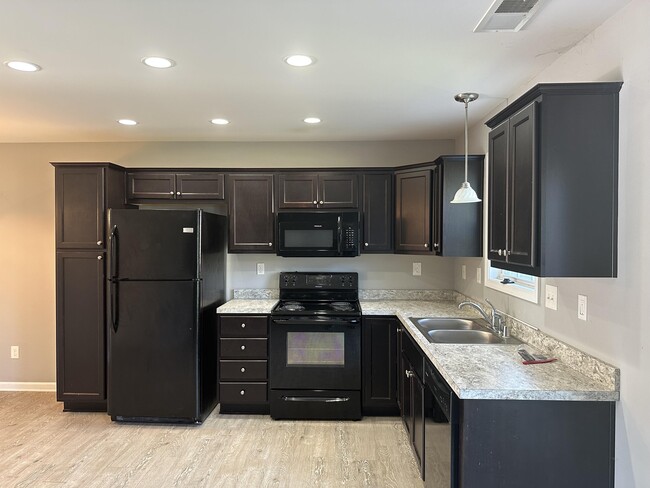 Photo - 2353 Walcot Way