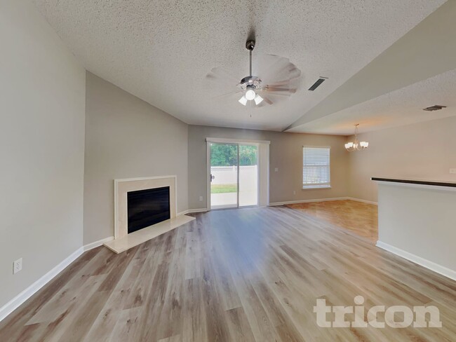 Photo - 6669 Southern Oaks Dr