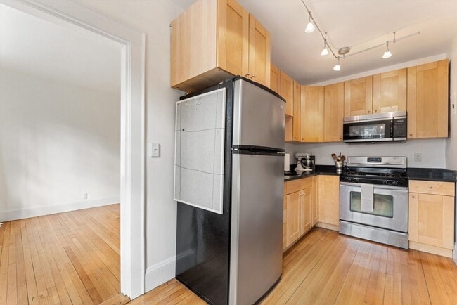 Photo - 20 Concord Ave Unit 6R