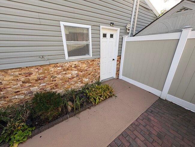 Photo - 318 Claremont Ave Unit 1