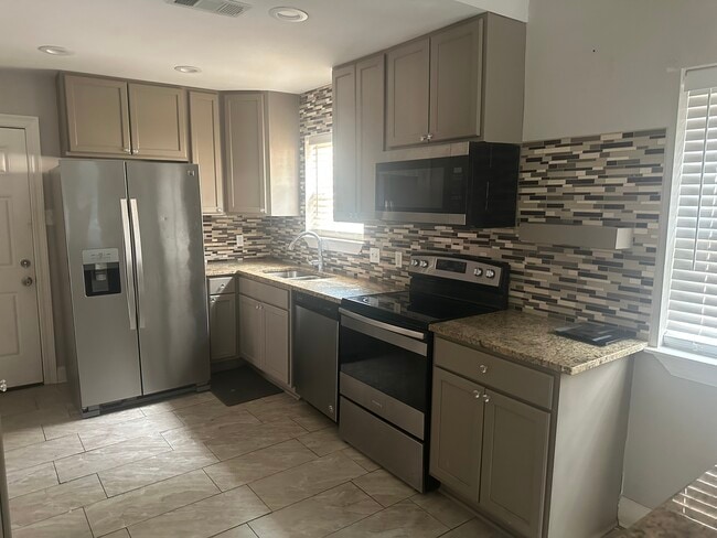 Photo - 13822 Chalmette Ave