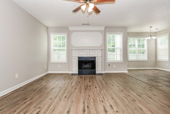 Photo - 3807 Riverside Pkwy