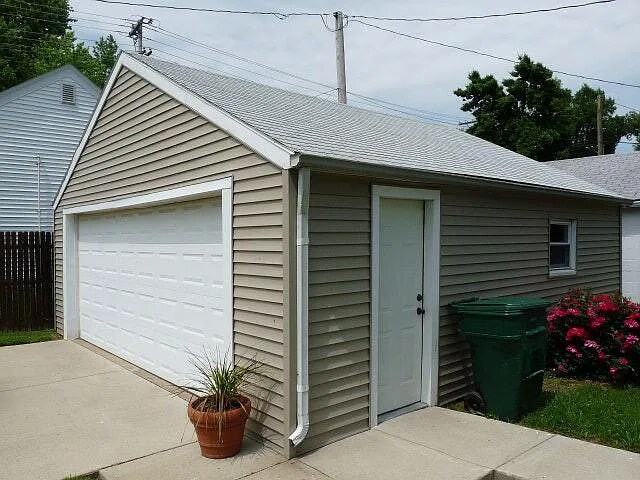 Photo - 921 Booth Ave