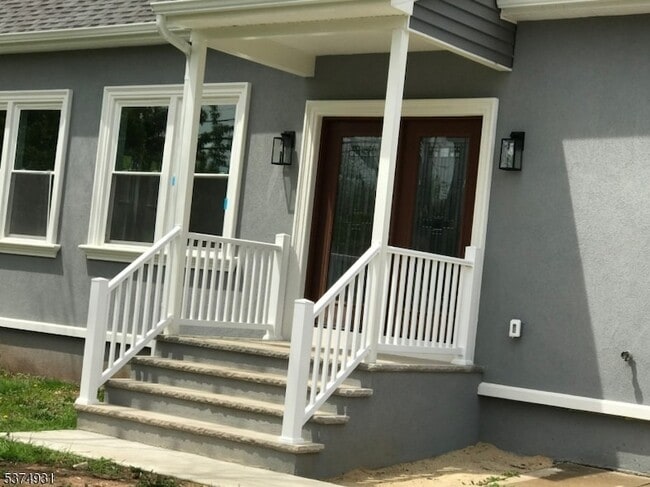 Building Photo - 869 Gates Ave Rental