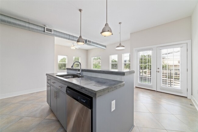 Photo - 1011 Studemont St Unit 109