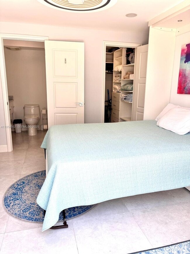 Building Photo - 531 N Ocean Blvd Unit 404