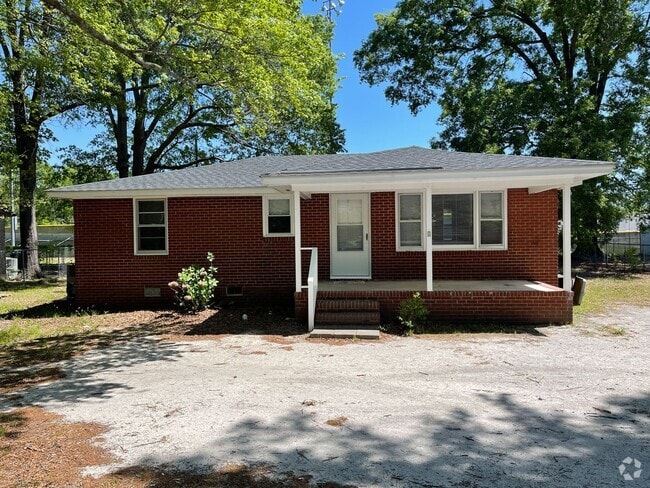 Building Photo - 3 Bedroom Brick Ranch near Armory / Martin... Rental