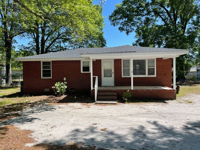 3 Bedroom Brick Ranch near Armory / Martin... - 3 Bedroom Brick Ranch near Armory / Martin... House
