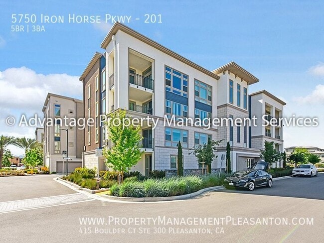 Building Photo - 5750 Iron Horse Pkwy Unit 201