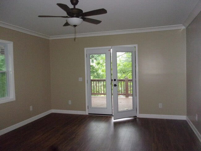 Photo - 441 Dunlap St