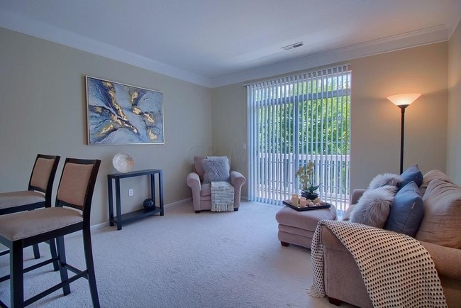 Building Photo - 7016 Old Bridge Ln E Unit 7016