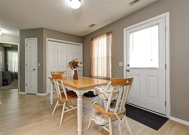 Photo - 1701 Signature Dr