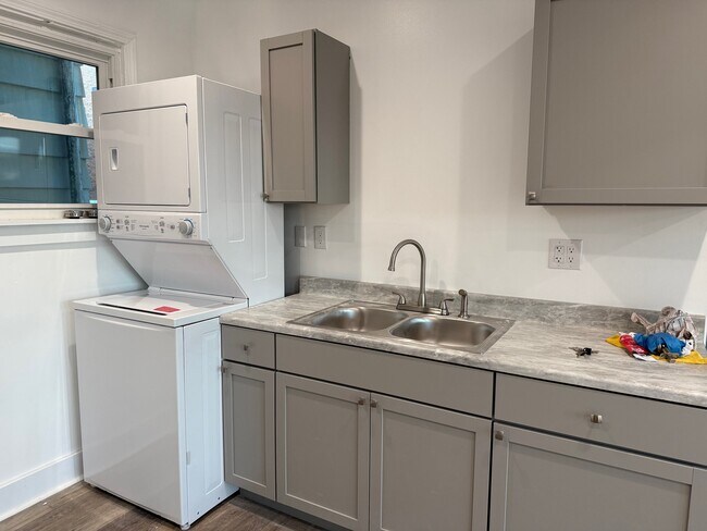 Photo - 104 Magee Ave Unidad 2