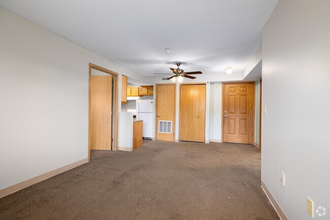 2BR, 1BA - 822SF