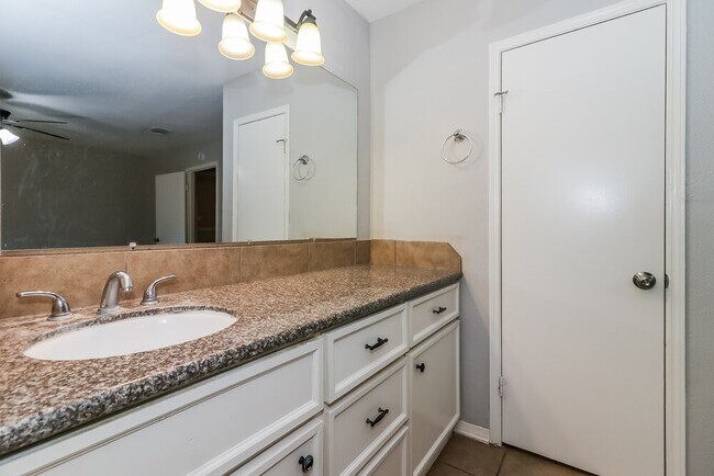 Photo - 4931 Fitzwater Dr